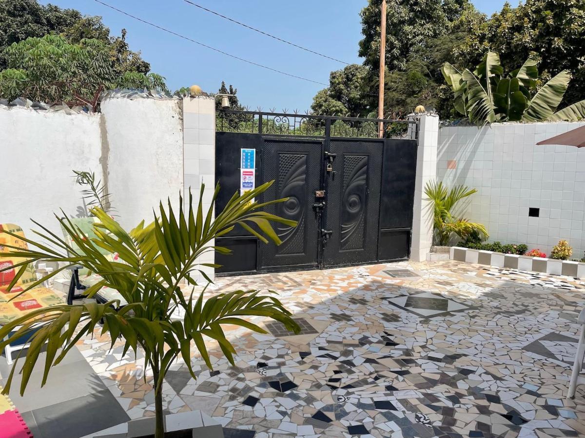 The Compound Bed & Breakfast Bijilo Exterior photo