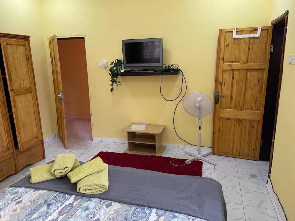 The Compound Bed & Breakfast Bijilo Exterior photo
