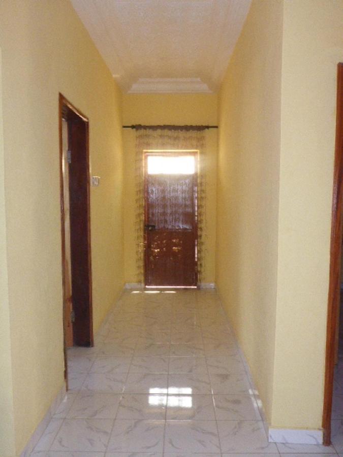 The Compound Bed & Breakfast Bijilo Exterior photo